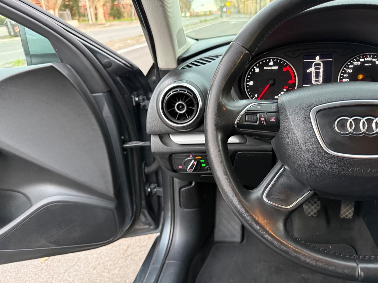 Audi A3 Sedan 1.6 TDI clean diesel Ambition