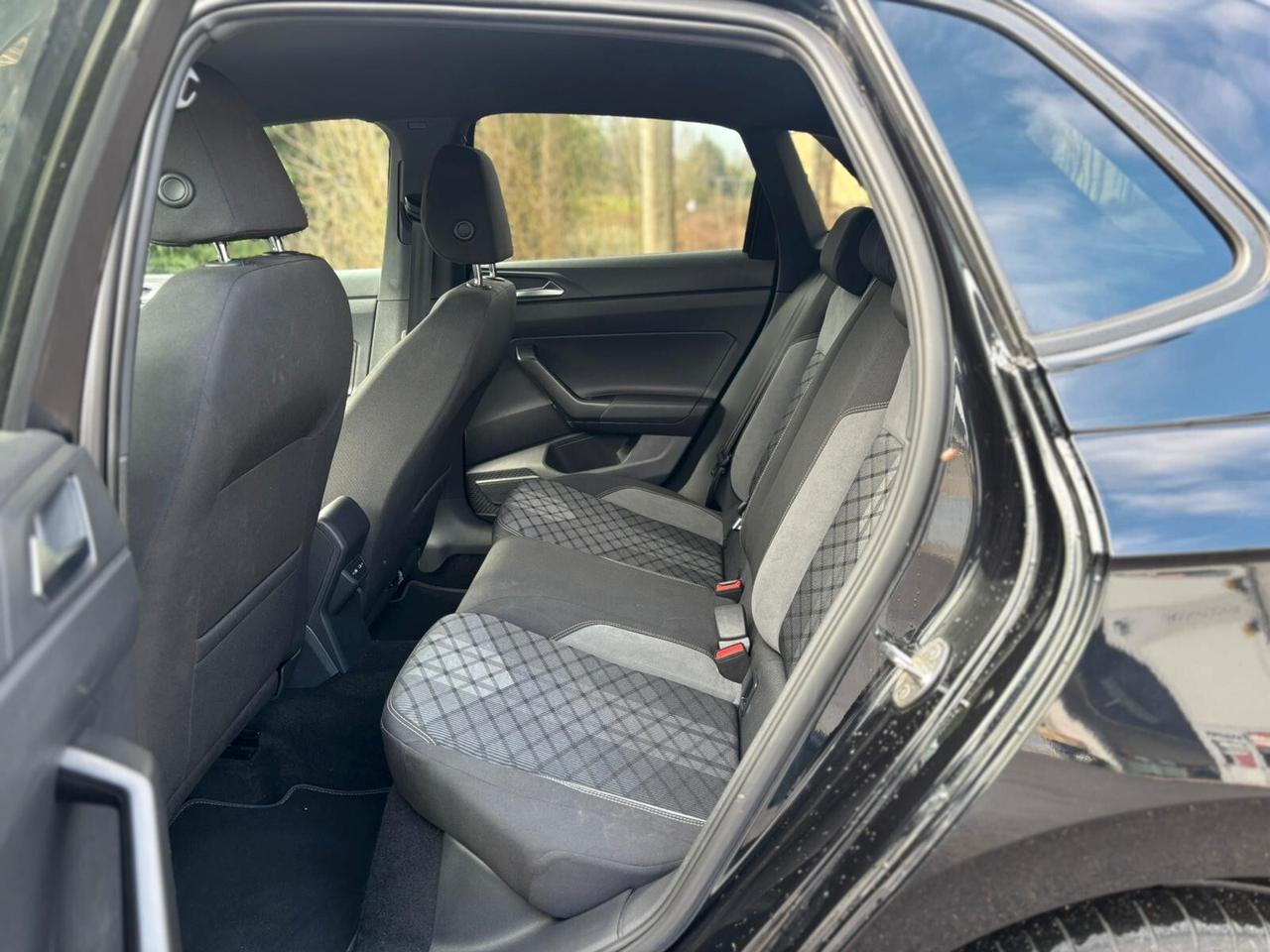 Volkswagen Polo 1.0 TSI DSG R-Line