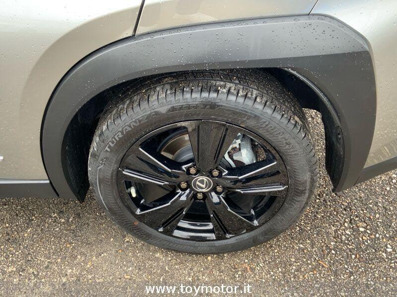 Lexus UX Hybrid Midnight