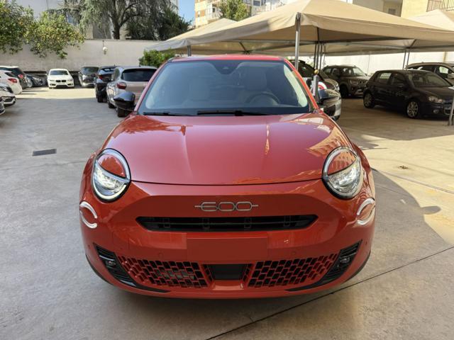 FIAT 600 Hybrid DCT MHEV La Prima