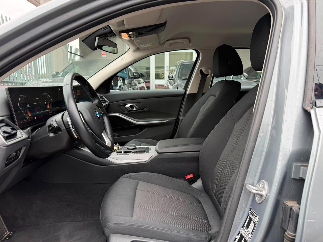 BMW 318 Touring 318i Touring auto / SERVICE IN BMW