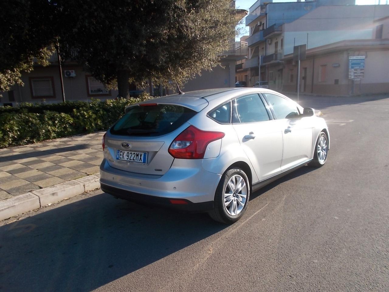 Ford Focus 1.6 TDCi 95cv *GANCIO TRAINO OMOLOGATO*