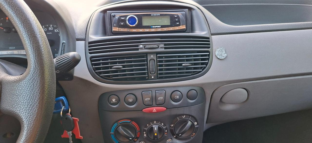 FUAT PUNTO 1.2 5 PORTE ELX KM 93000