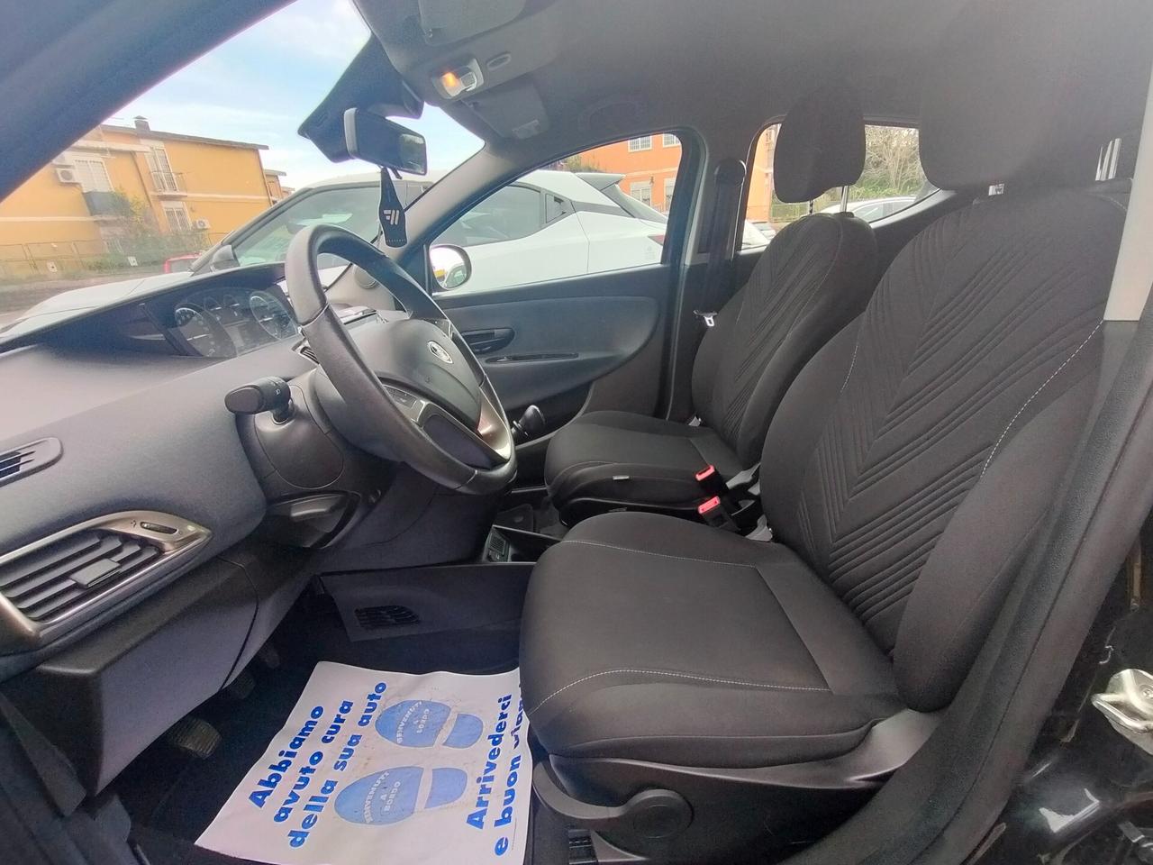 Lancia Ypsilon Hybrid Gold prezzo REALE