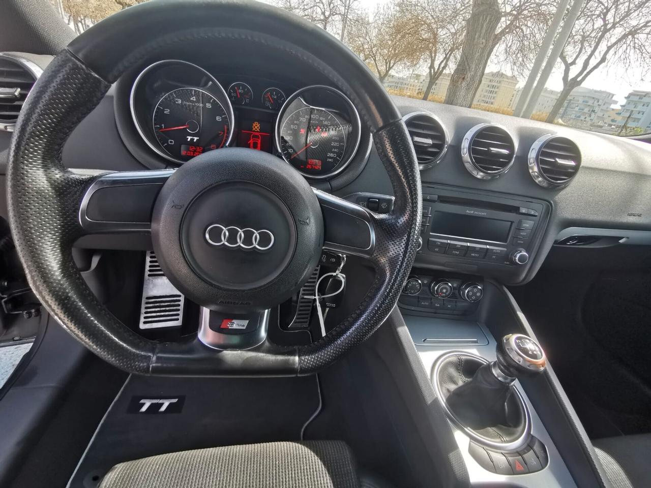 Audi TT Coupé 2.0 TFSI S-LINE