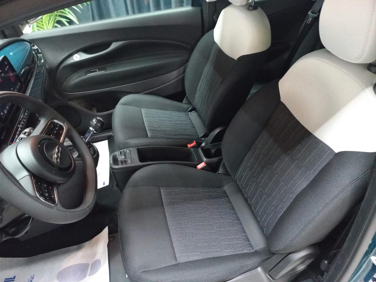 Fiat 500 Berlina Hybrid Icon