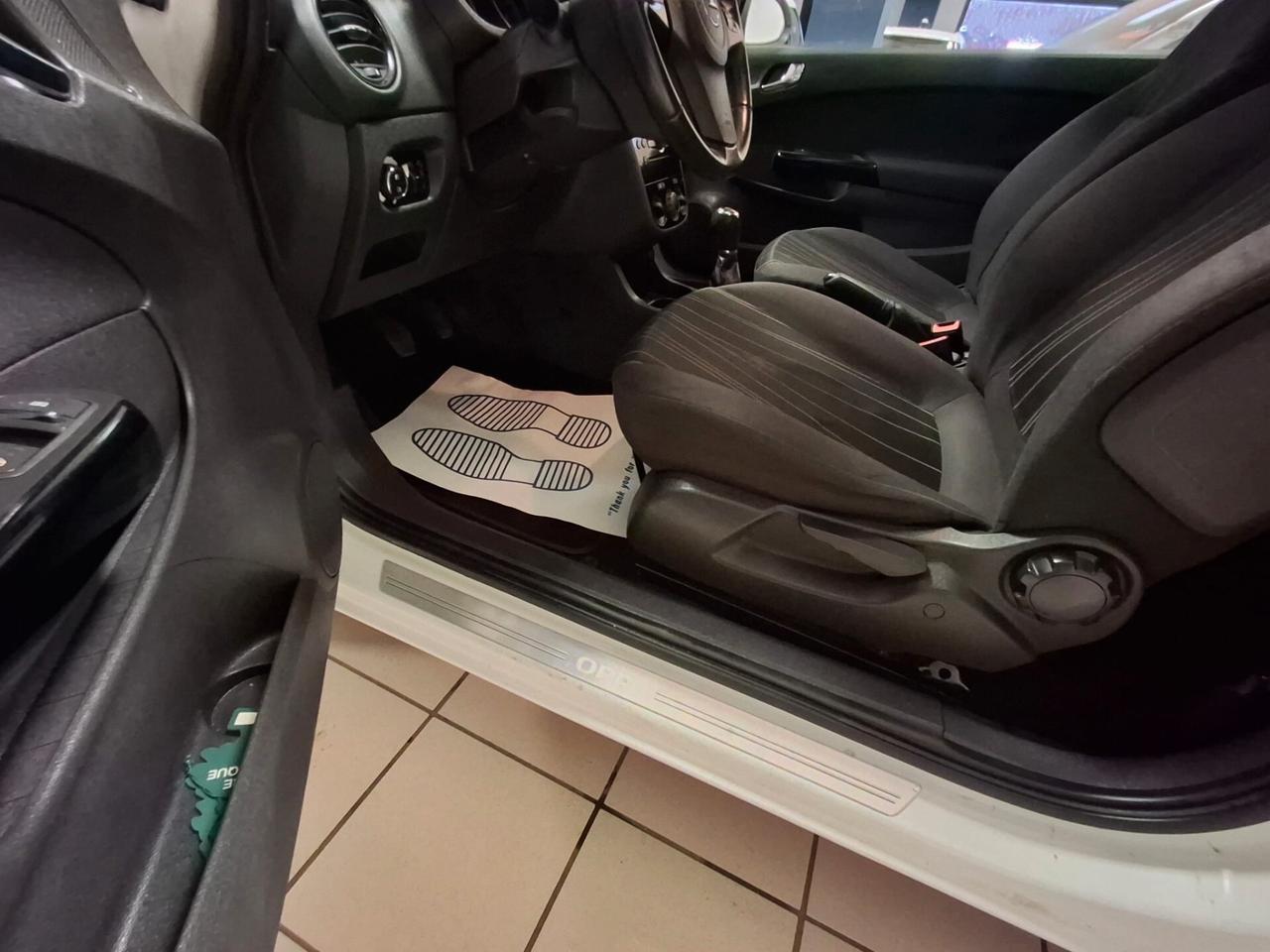 Opel Corsa 1.2 3 porte Edition