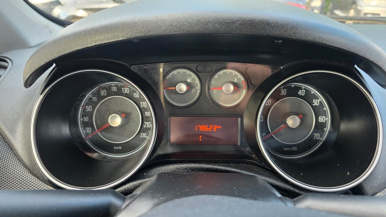 Fiat Punto Evo 1.3 MJT II 75 CV 5 porte Virgin Radio