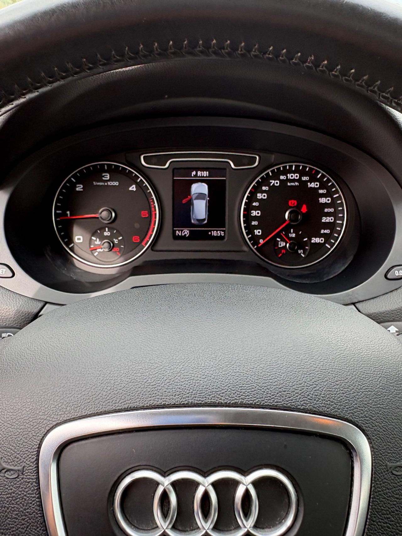 Audi Q3 2.0 TDI quattro S tronic Business Plus