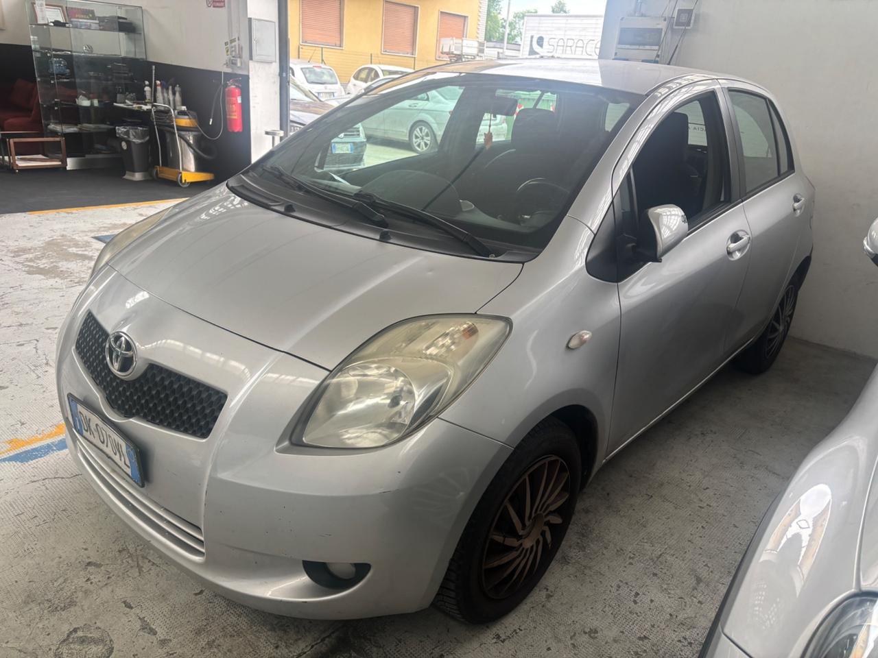 Toyota Yaris 1.0 5 porte Sol