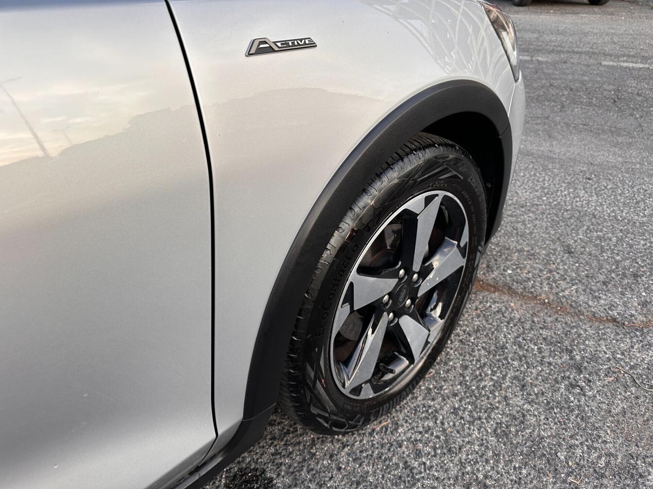 Ford Focus ACTIVE 1.0 125cv Tagliando + Garanzia