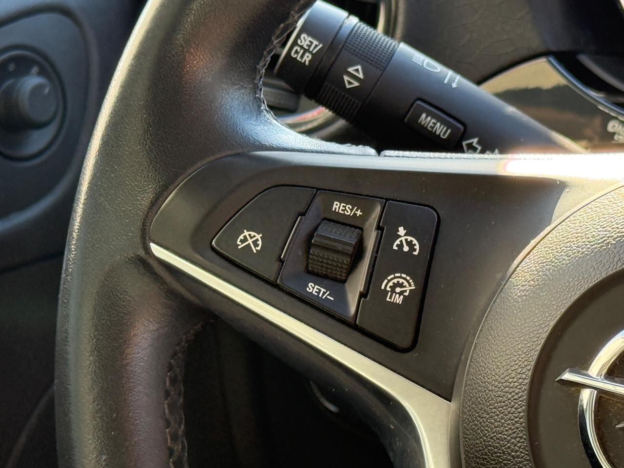 Opel Adam 1.2b - 70 CV |UNIPRO|BI-COLOR