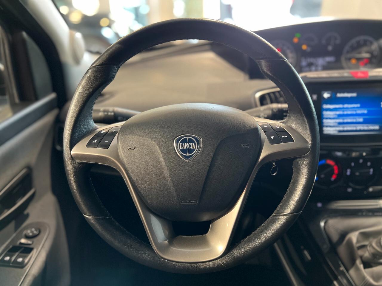 Lancia Ypsilon 1.0 FireFly 5 porte S&S Hybrid Gold