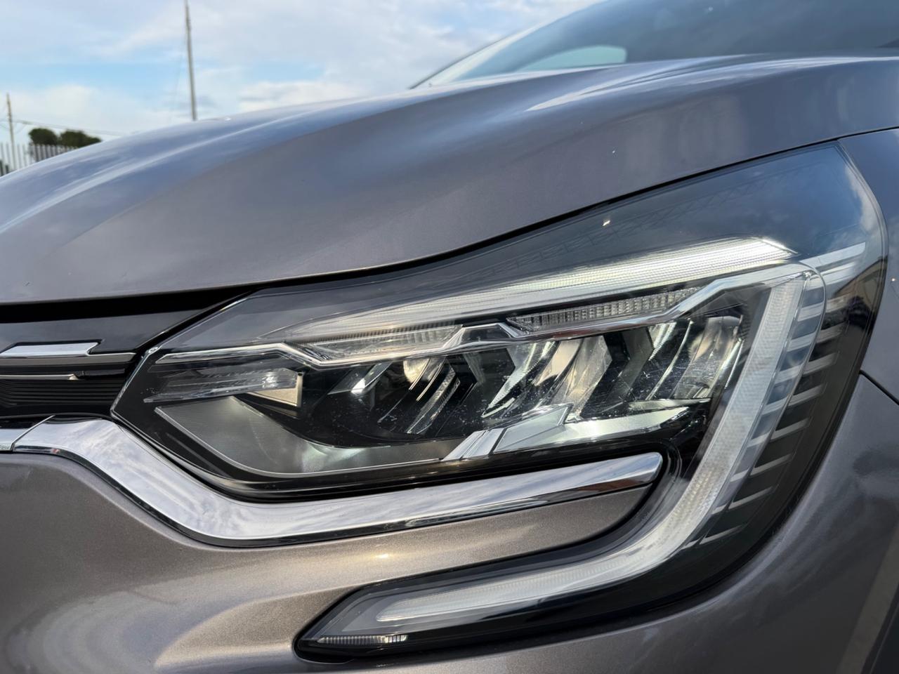 RENAULT CAPTUR FULL HYBRID INTENS FULL LED MY21