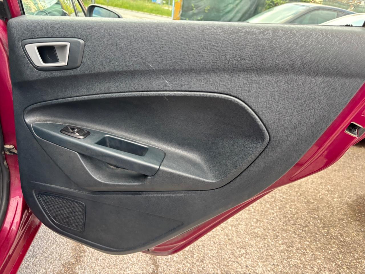 Ford Fiesta 1.4 TDCi 70CV 5 porte Titanium