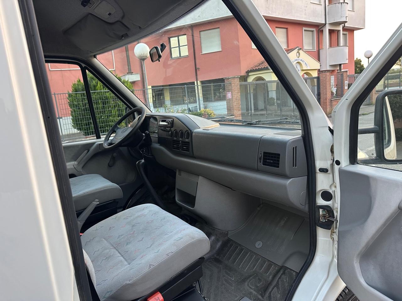 Volkswagen LT 35 2.5 TDI per trasporto disabili
