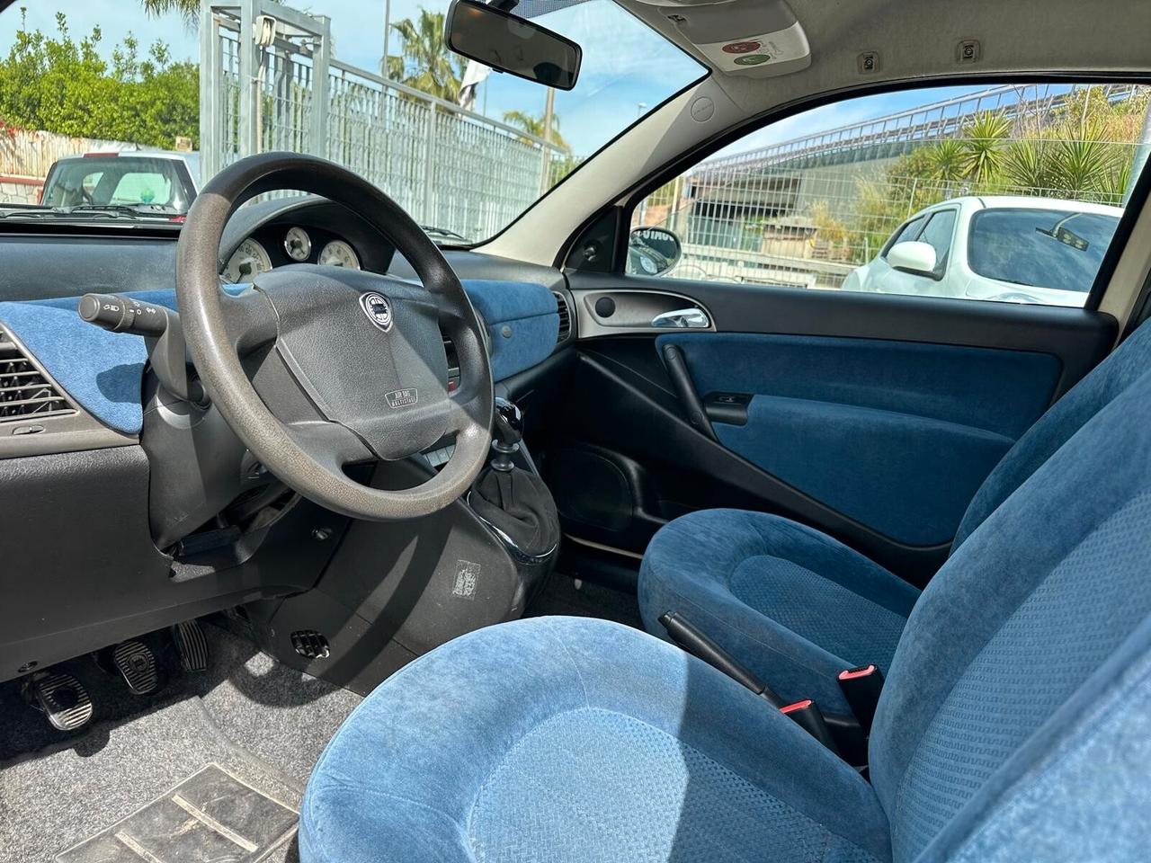 Lancia Ypsilon 1.2 Argento-2004