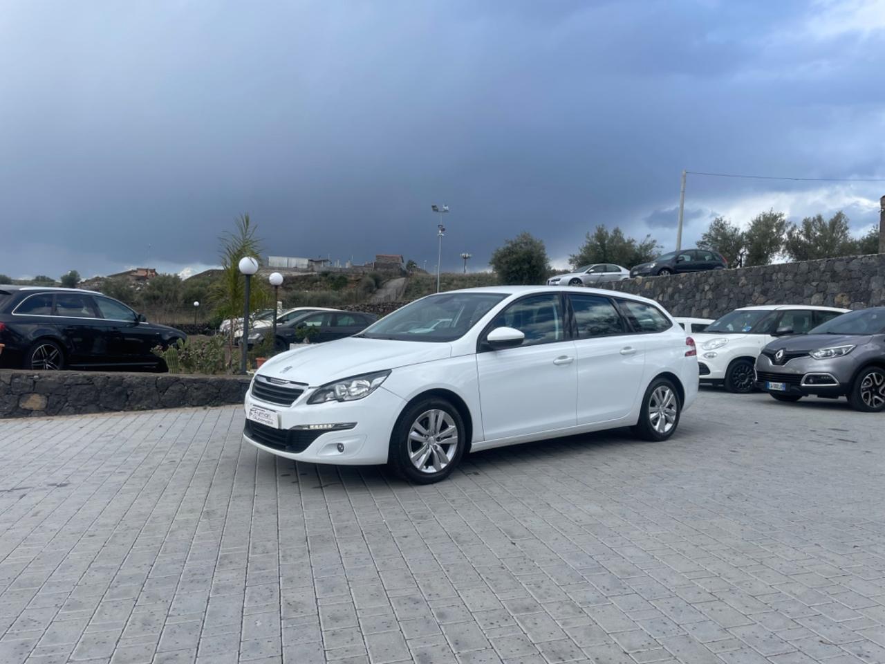 Peugeot 308 BlueHDi 100 S&S Business