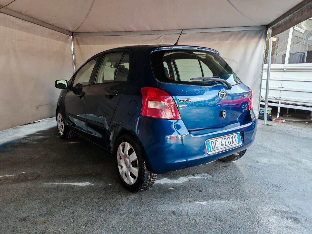 Toyota Yaris 1.0 5 porte Sol