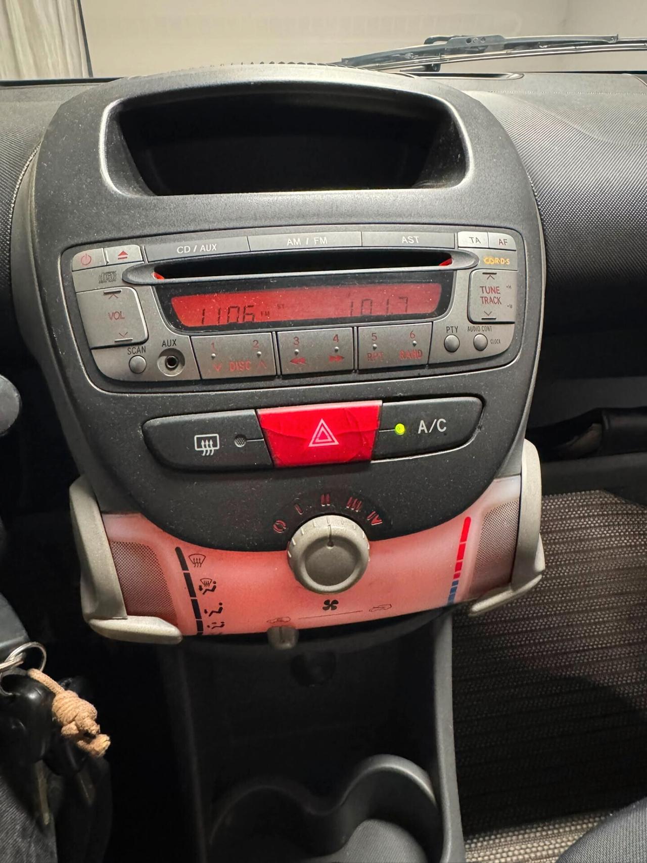 Toyota Aygo 1.0 12V VVT-i 5 porte Sol