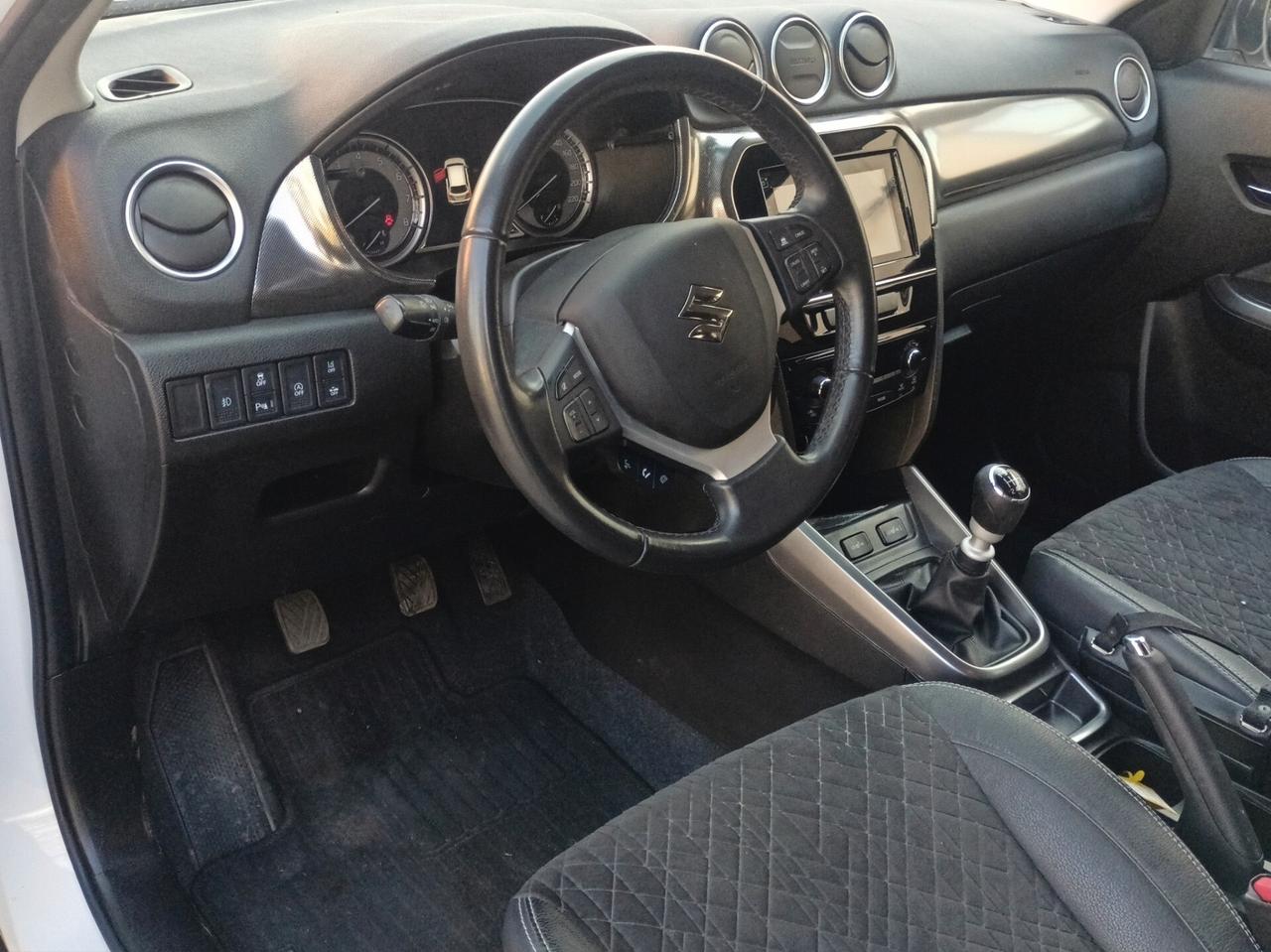 Suzuki Vitara 1.4 Hybrid Top