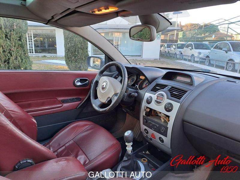 Renault Mégane C-C 2.0 16V dCi Luxe