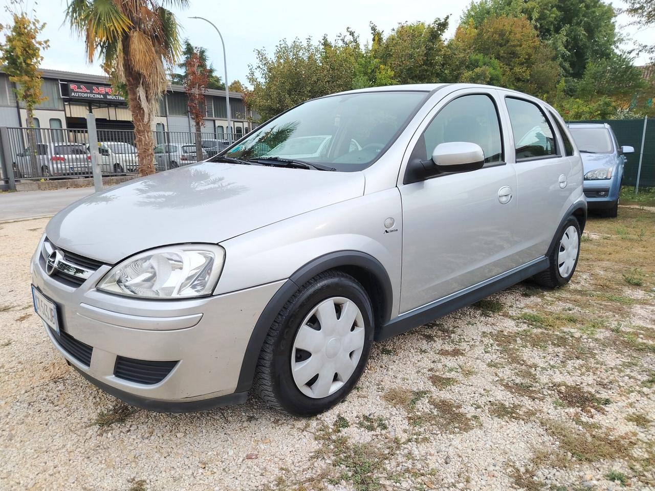 Opel Corsa 1.2i 16V cat 5 porte Club