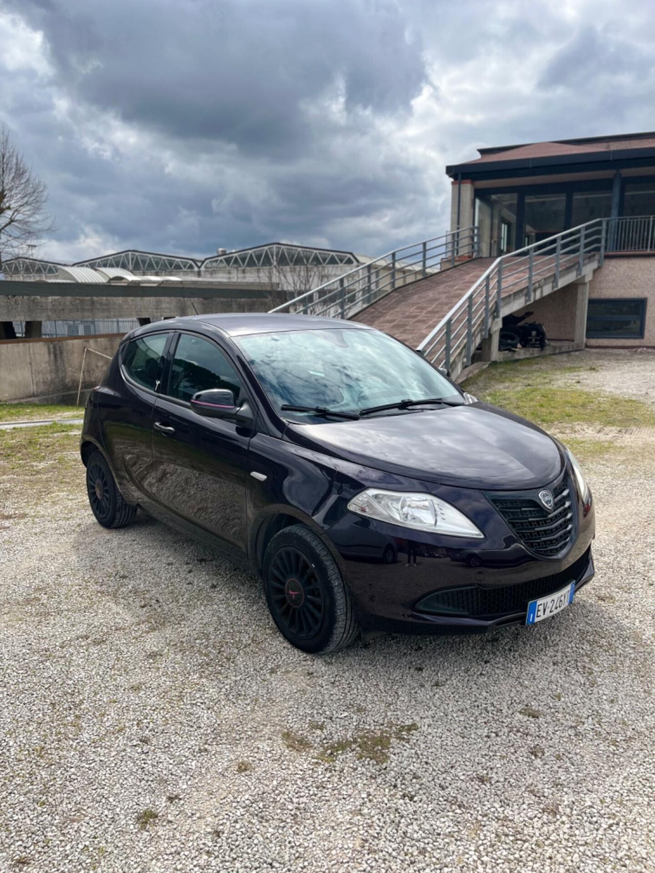 Lancia Ypsilon 1.3 Multijet 110000 km PARI AL NUOVO
