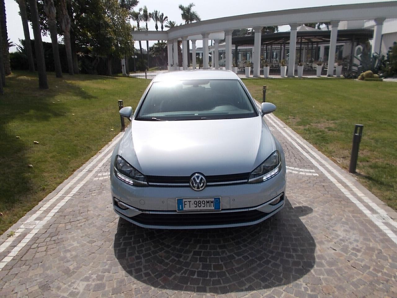 Volkswagen Golf 1.6 TDi VIRTUAL COCKPIT da VETRINA