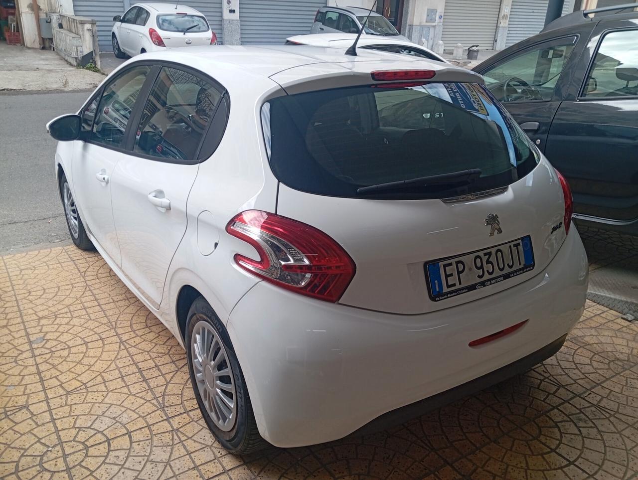 Peugeot 208 1.4 HDi 68 CV 5 porte Allure