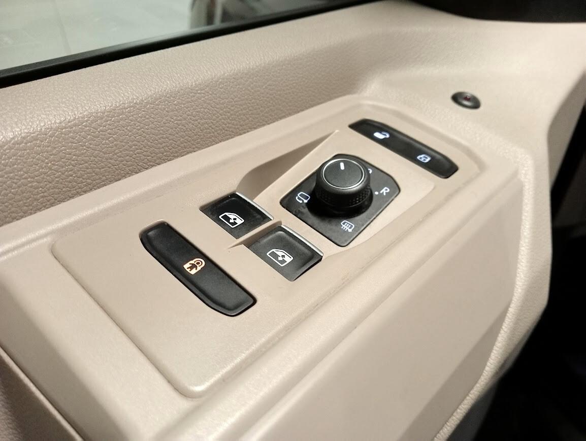 Volkswagen T7 Multivan TDI DSG 7P GANCIO + PORTE E BAULE ELETTRICO