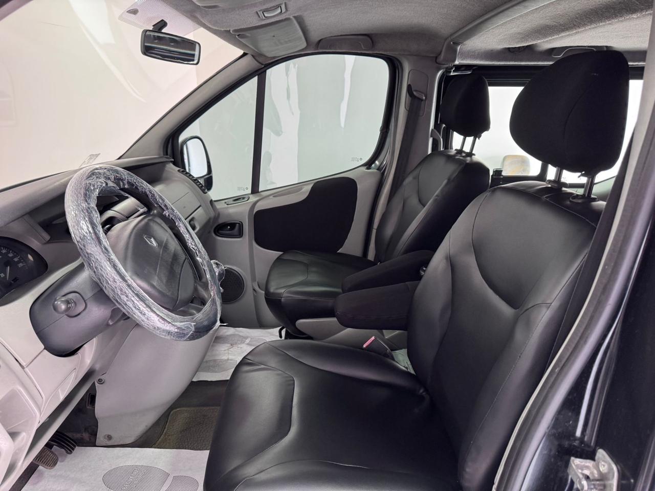 Renault Trafic 2.5 dCi -VETRATO-OMOLOGATO 8 POSTI -2005