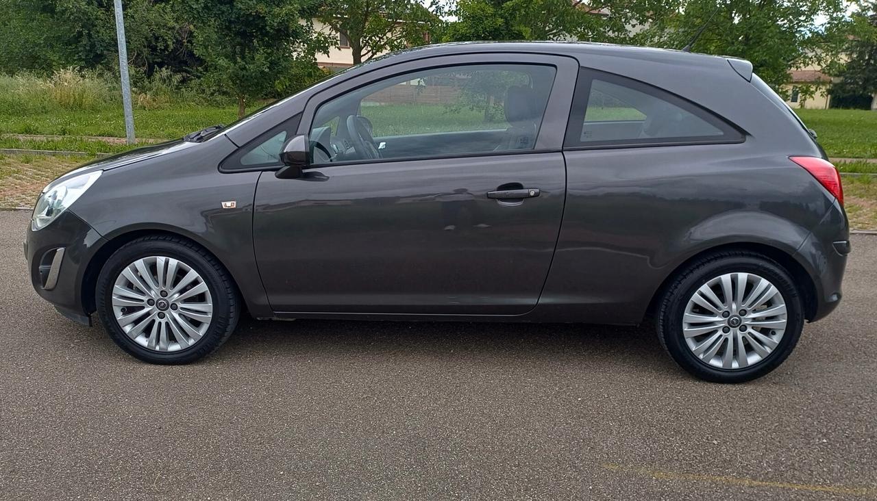 Opel Corsa 1.2 85CV 3 porte GPL-TECH b-color
