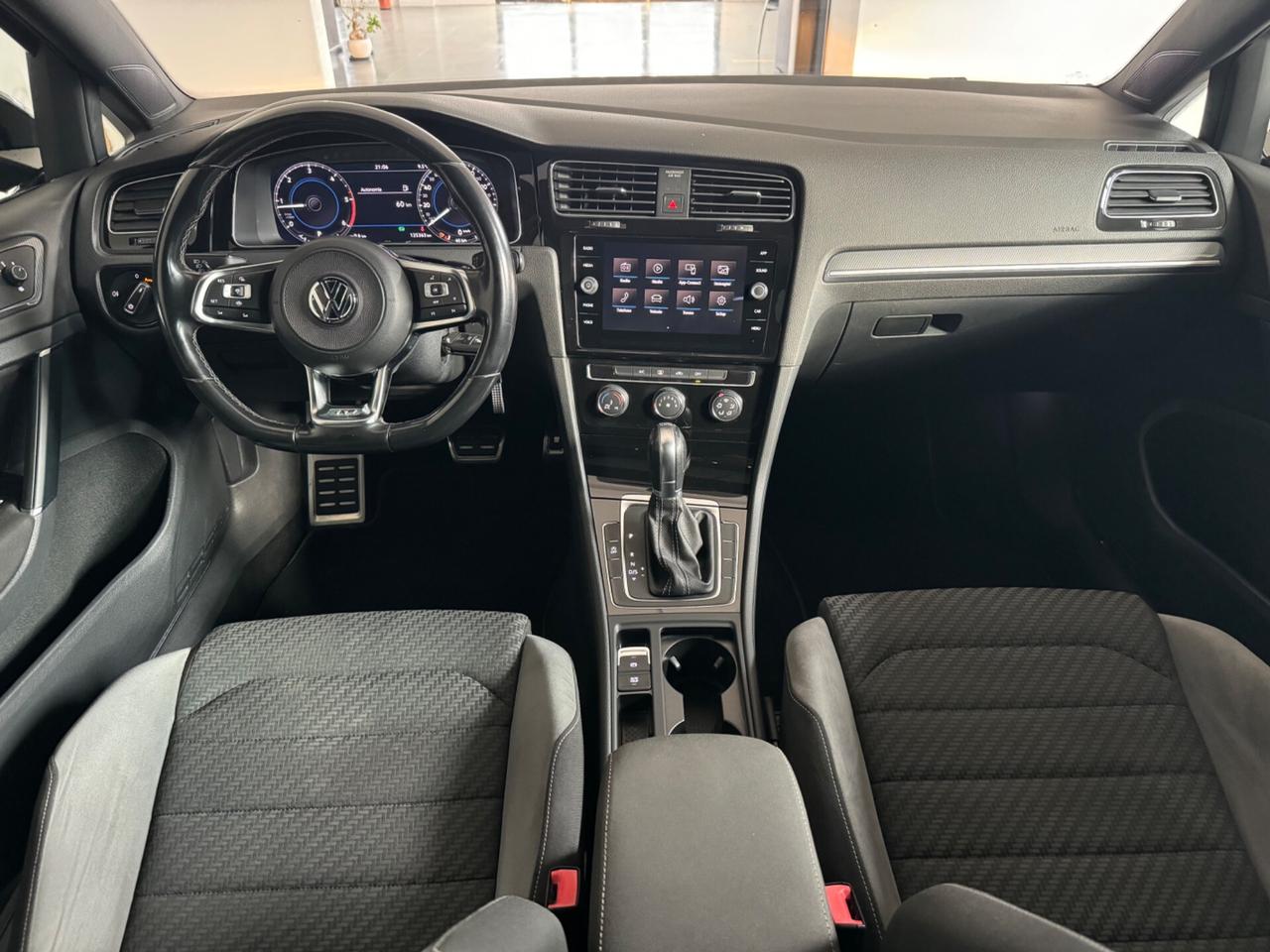 Volkswagen Golf 7.5 1.6 TDI 115CV R-Line *Tetto*