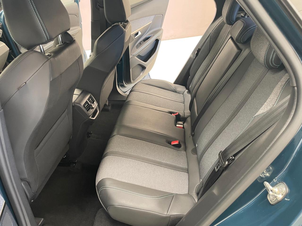 Peugeot 3008 1.5 BlueHDi 130 S&S EAT8 Allure Pack