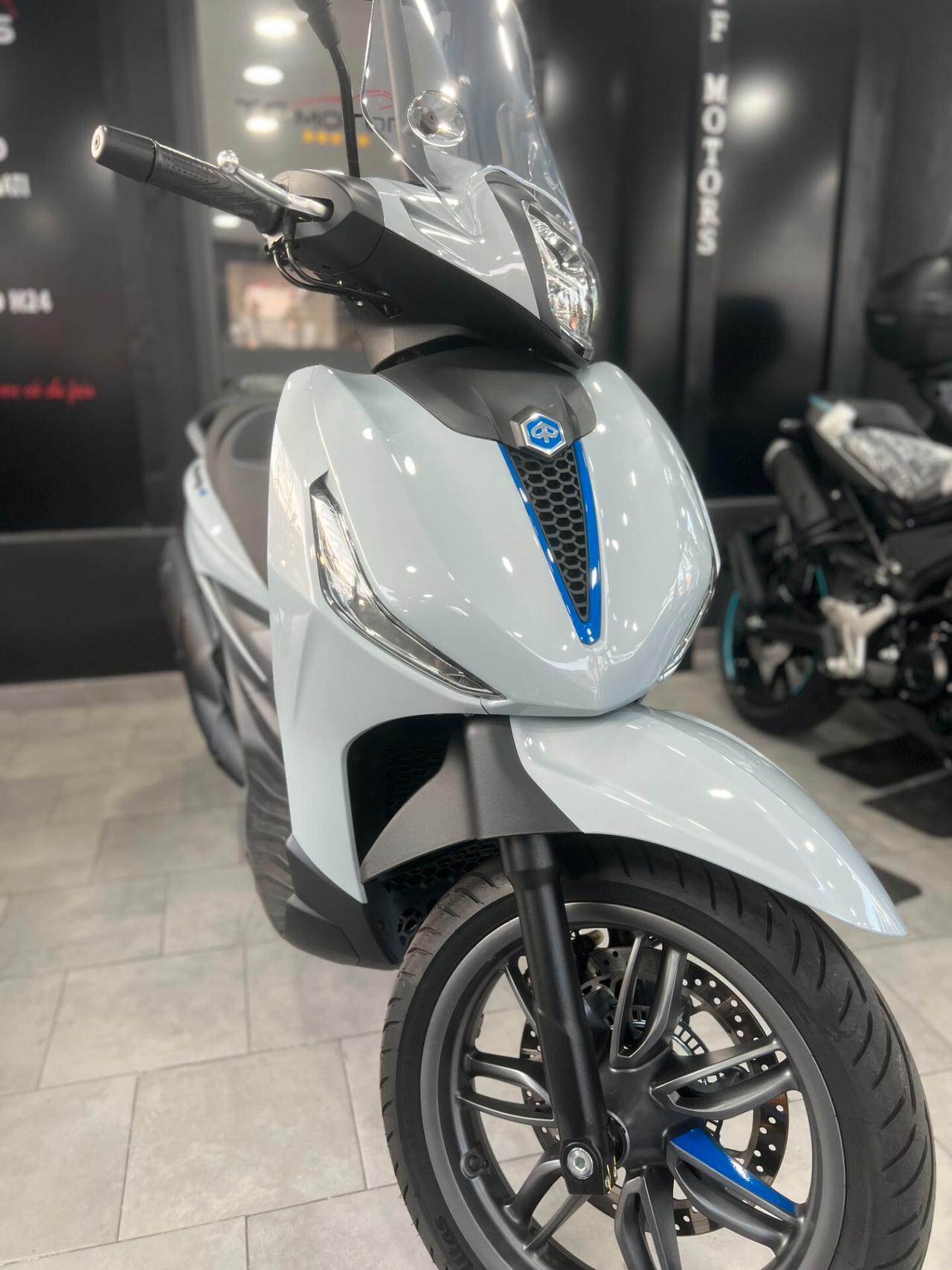 Piaggio Beverly 400 S HPE SOLO 1900KM - 2025
