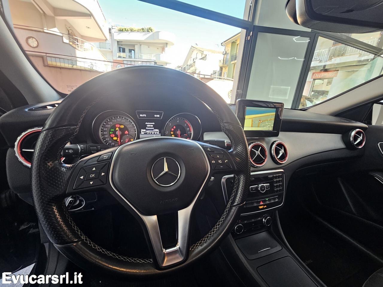 Mercedes GLA 200d Autom 4Matic Sport 2015 118000km