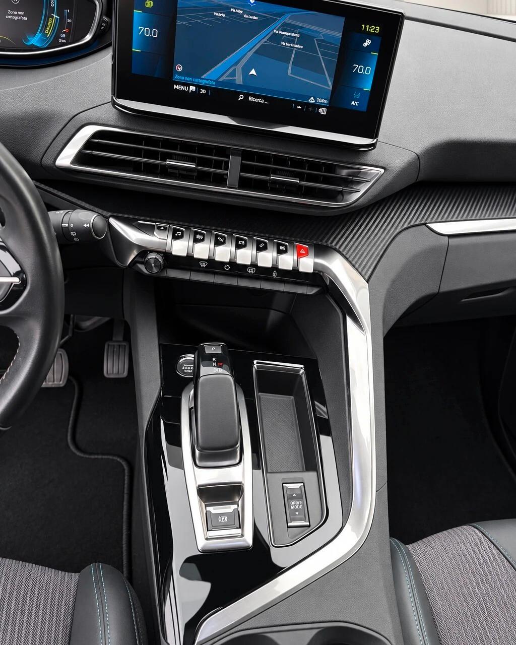Peugeot 3008 1.6 hybrid phev GT 225cv e-eat8