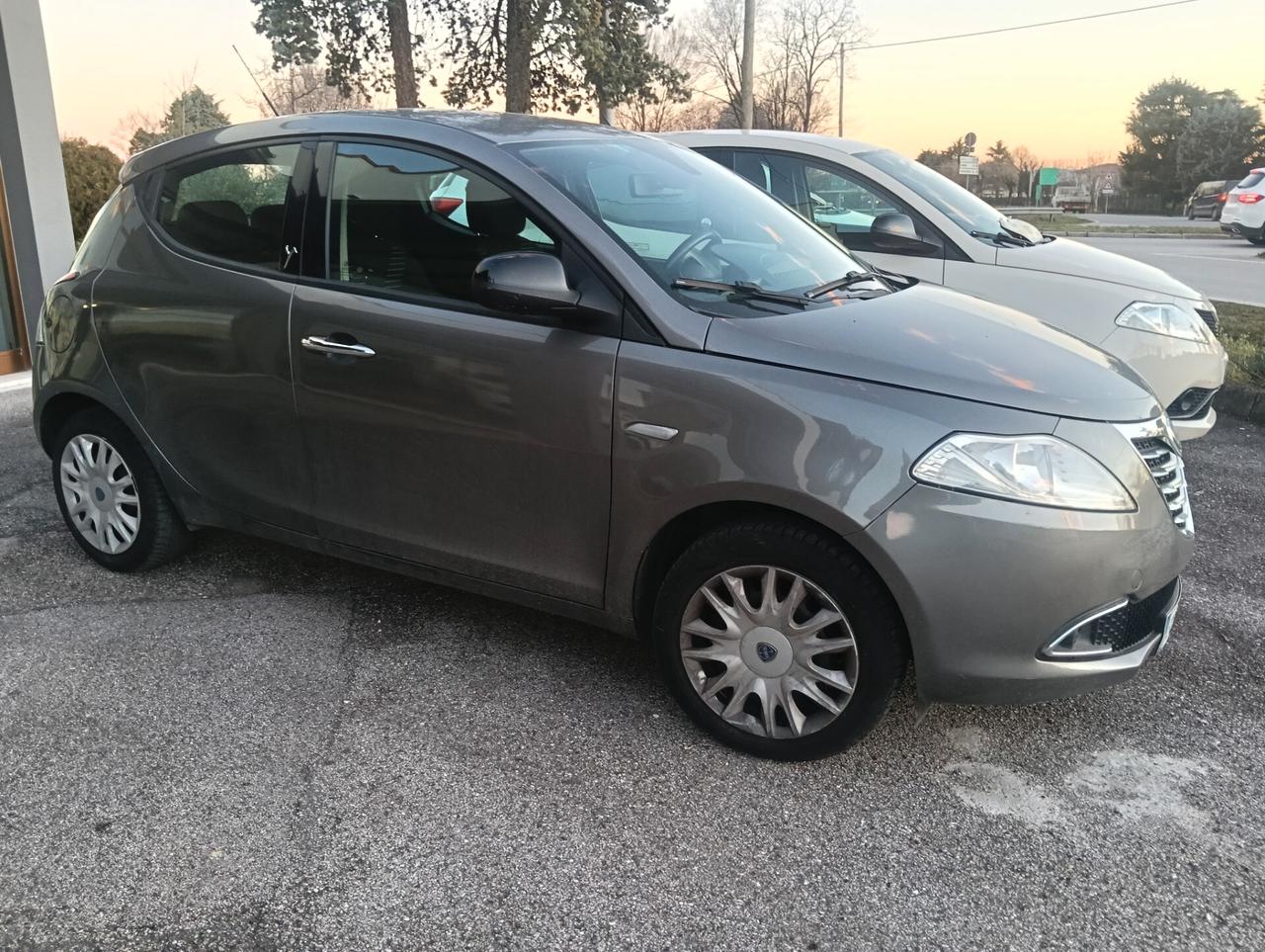 Lancia Ypsilon 1.2 69 CV 5 porte