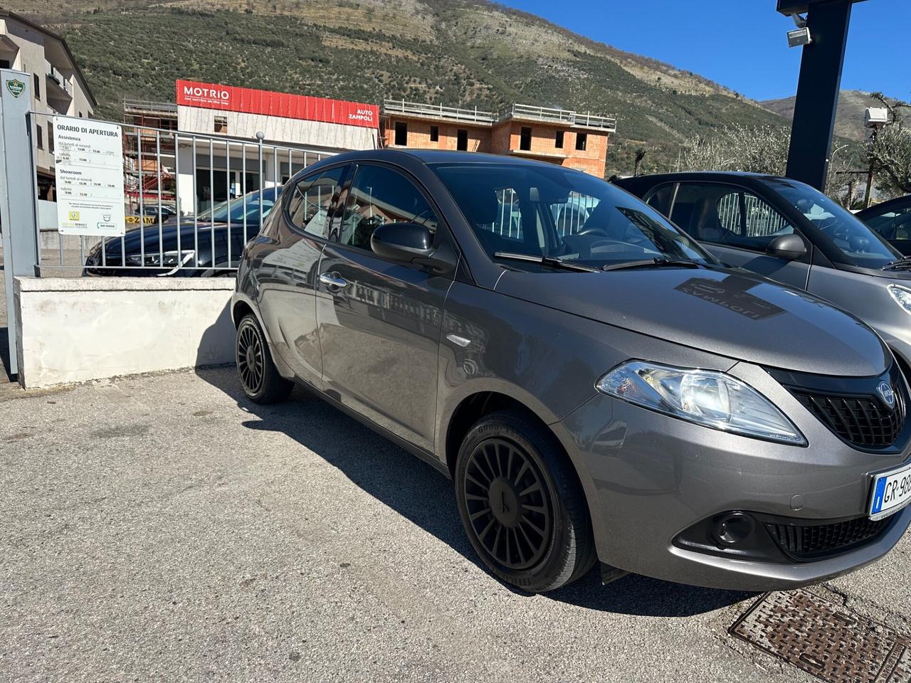 Lancia Ypsilon 1.0 FireFly 5 porte S&S Hybrid Oro