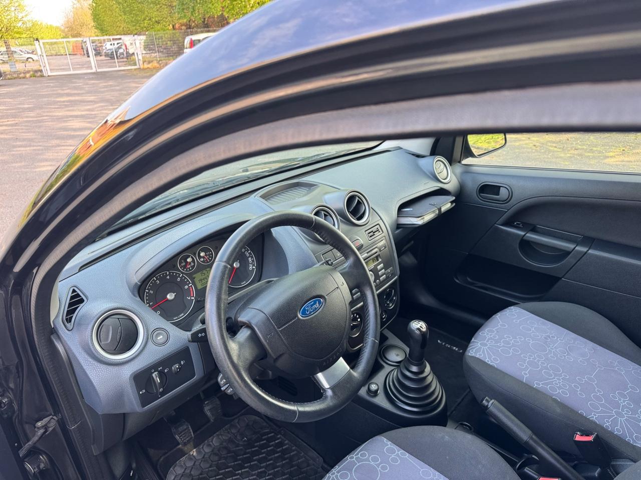 Ford Fiesta 1.2 16V 3p. neopatentati