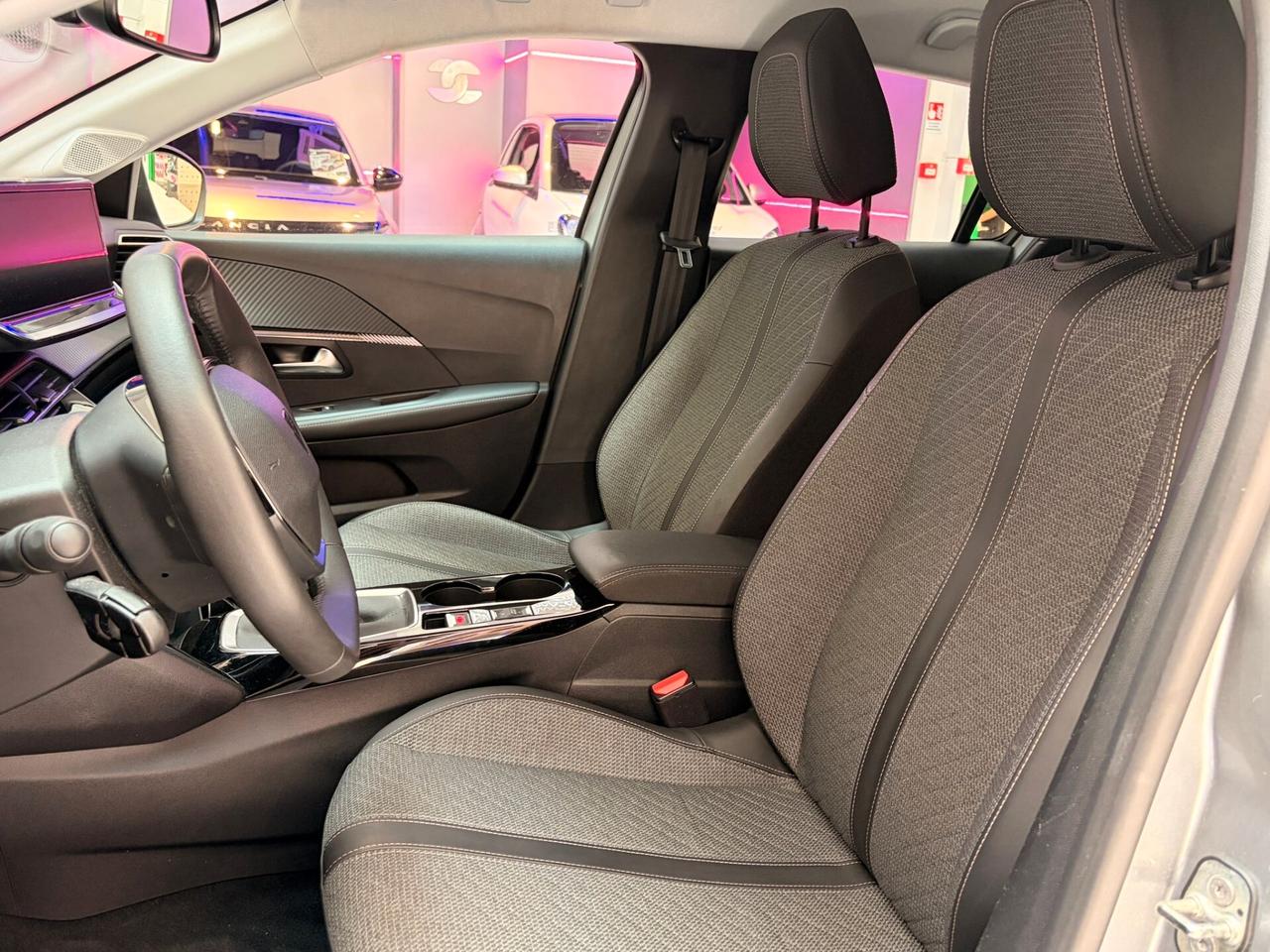 Peugeot 208 PureTech 100 Stop&Start 5 porte2