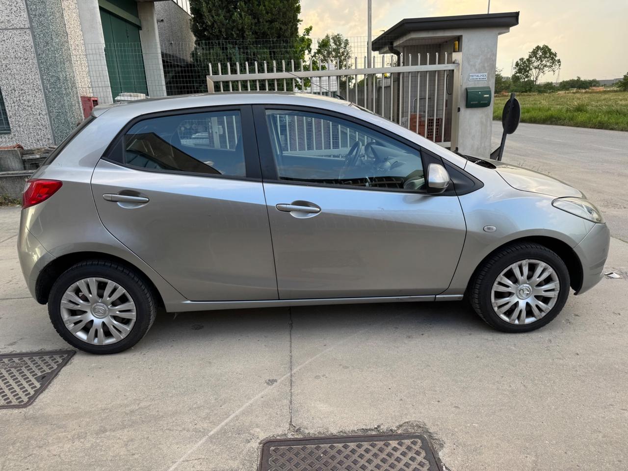 Mazda 2 Mazda2 1.3 16V 75CV 5p. Easy Cl. Gen'09