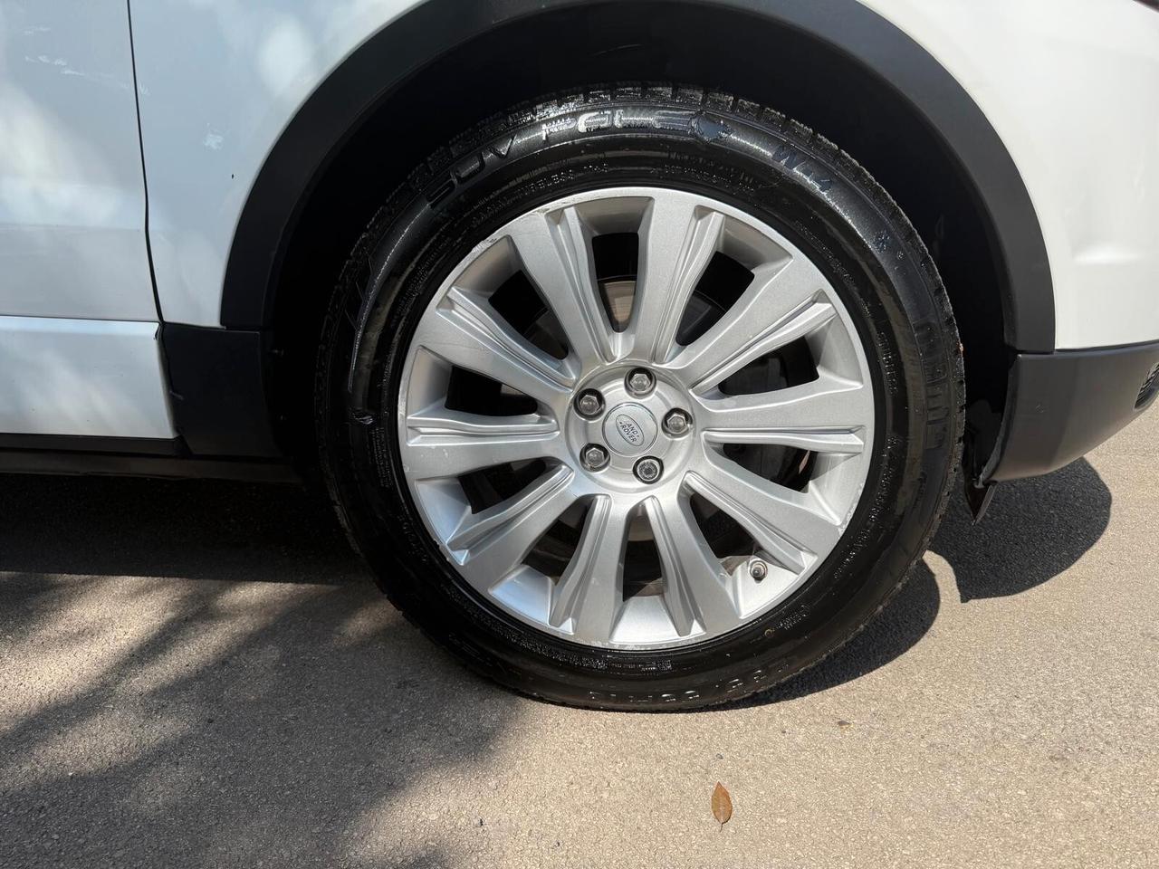 Land Rover Range Evoque 2.0 eD4 5p. Business Edition Premium Pure