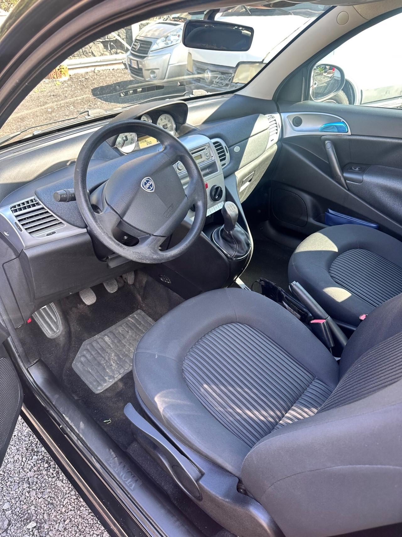 Lancia Ypsilon 1.3 MJT 75 CV Diva
