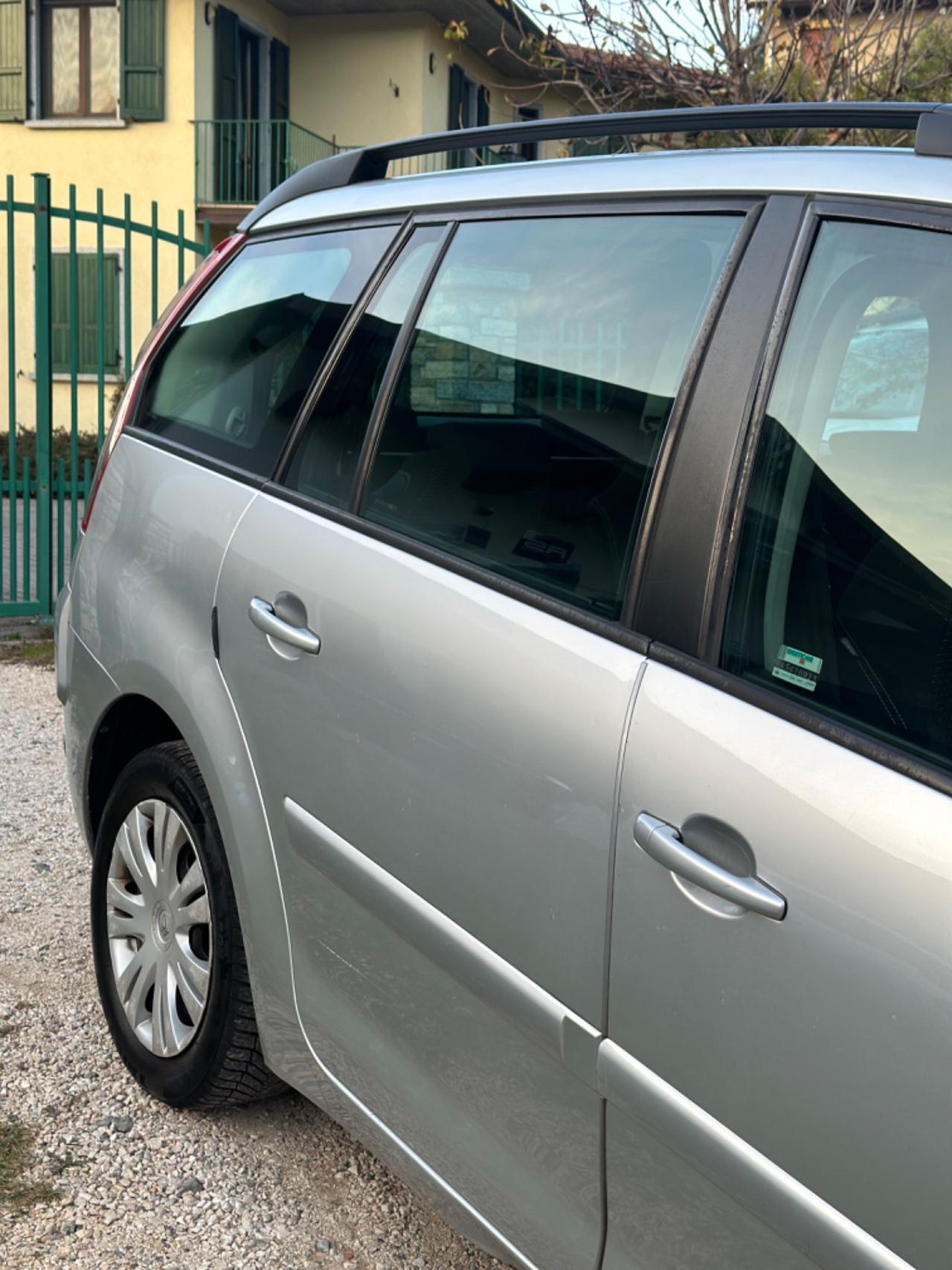 Citroen C4 GRAND PICASSO 1.6 HDi 110 7 POSTI