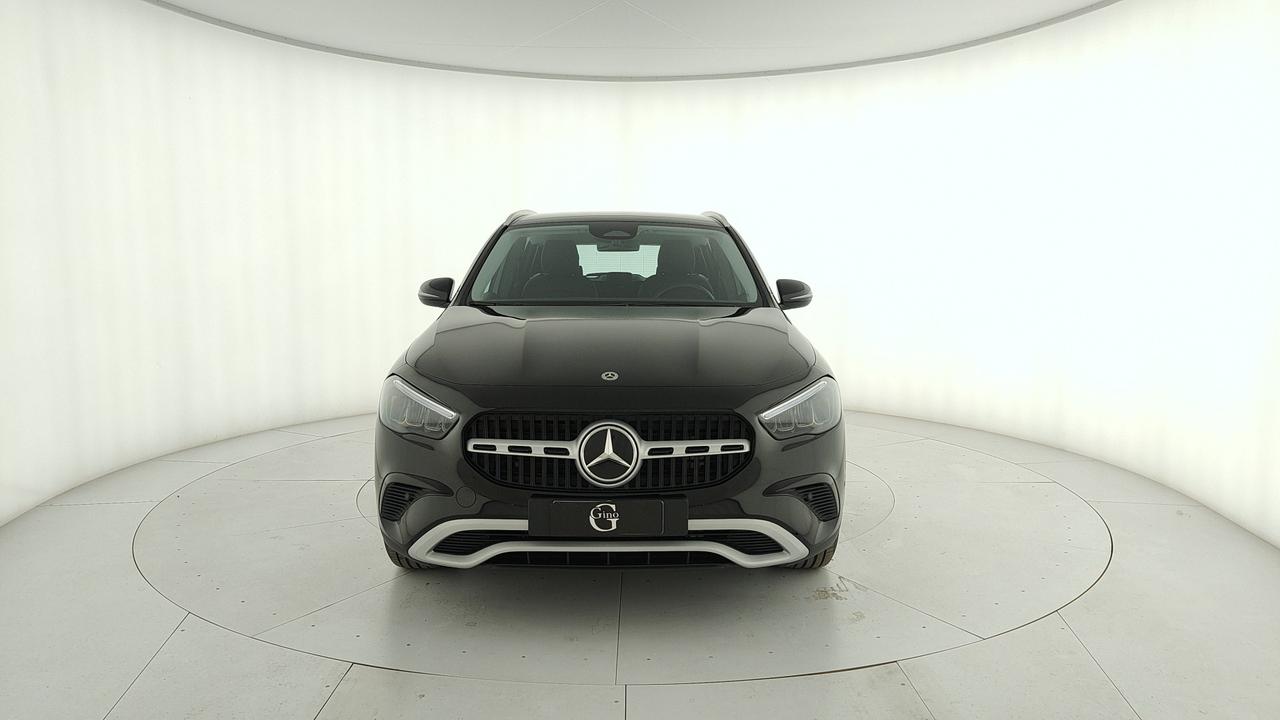 Mercedes-Benz GLA 180 d Advanced auto