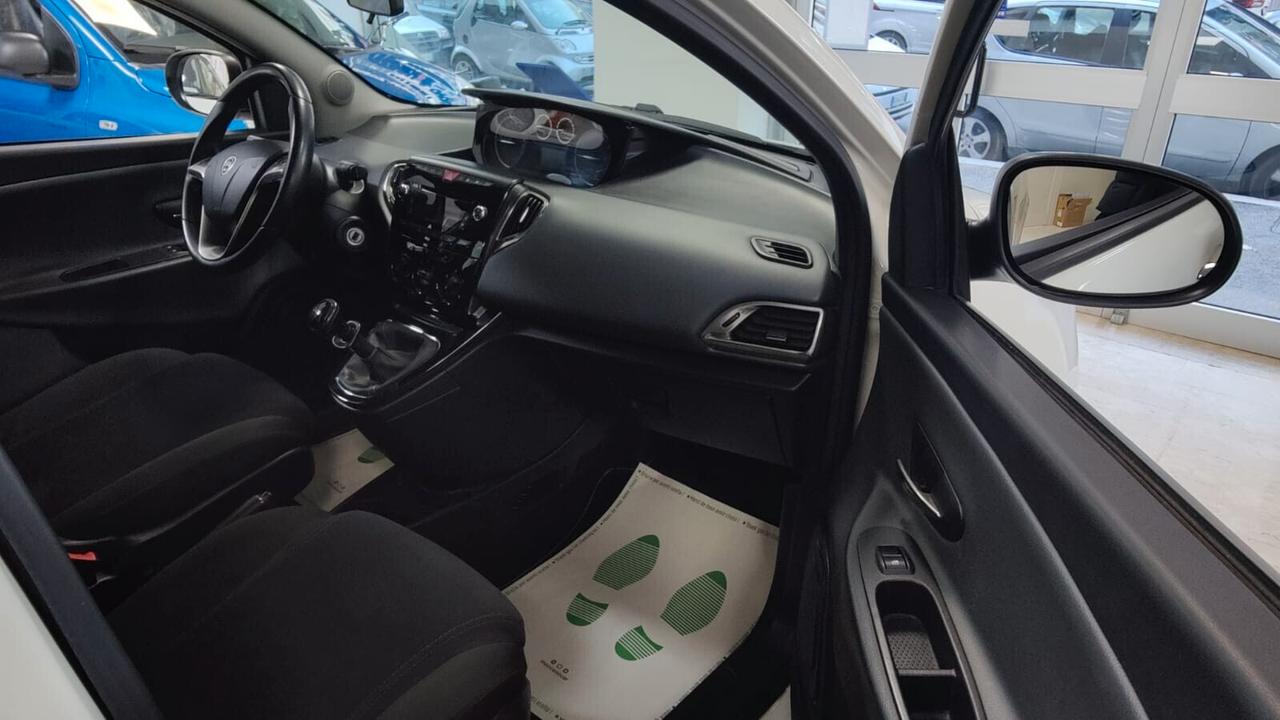 Lancia Ypsilon 0.9 TwinAir 85 CV 5 Porte Metano Ecochic Gold
