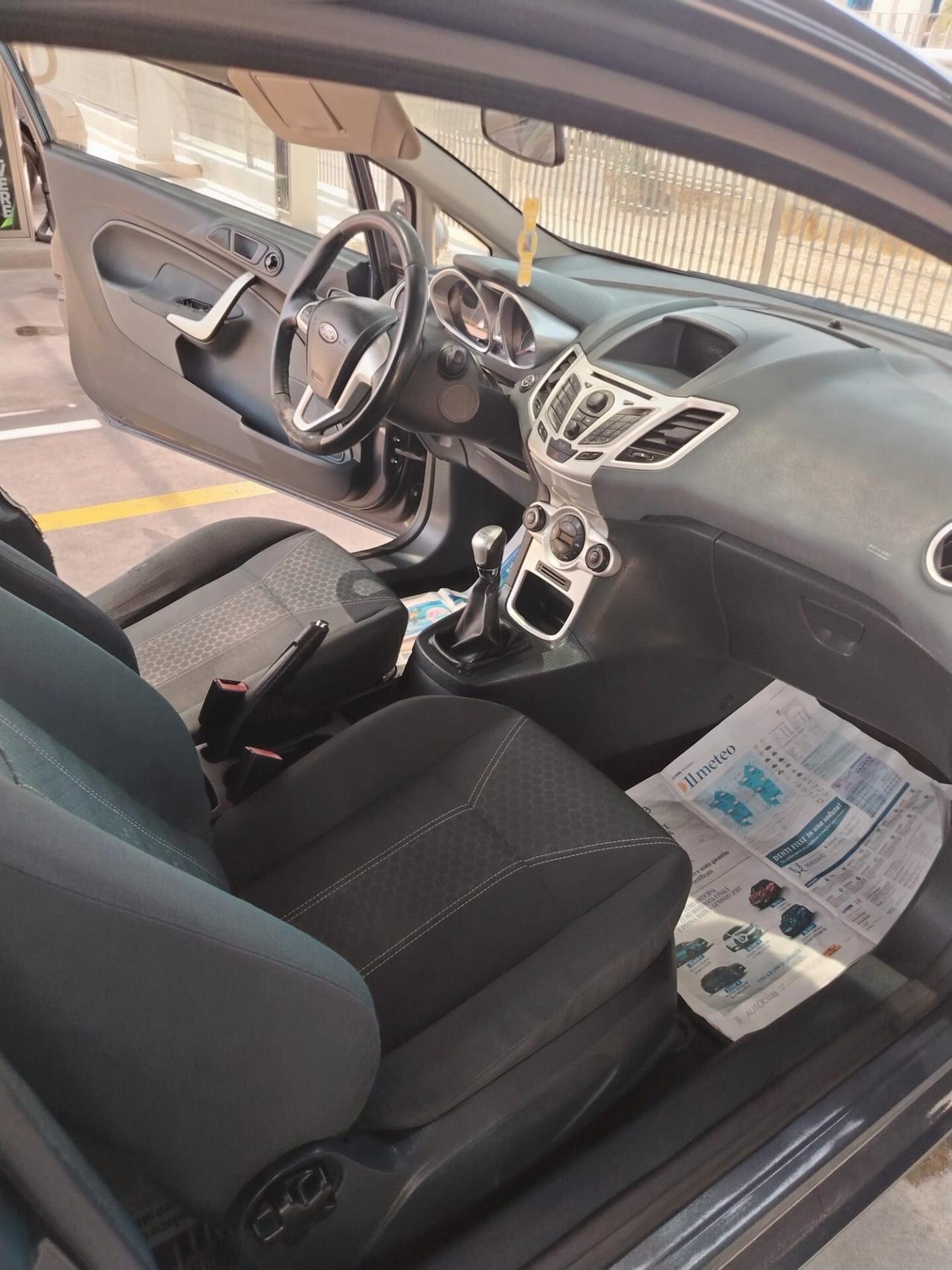 Ford Fiesta 1.4 TDCi 70CV 3 porte Titanium 2012