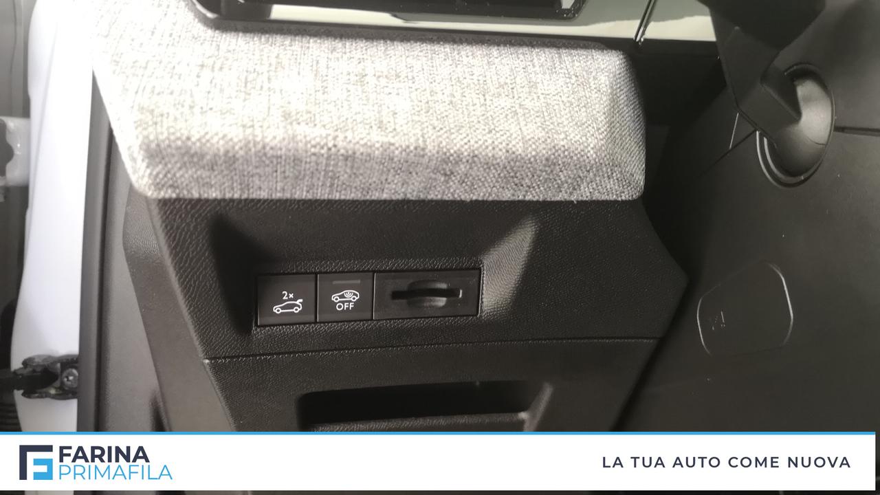 PEUGEOT Nuovo 5008 Hybrid 136 e-DCS6 GT